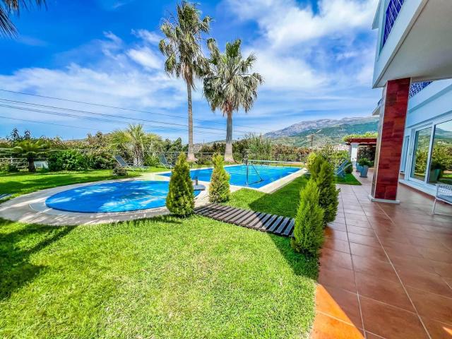 Casa en alquiler en La Axarquía, Andalucía