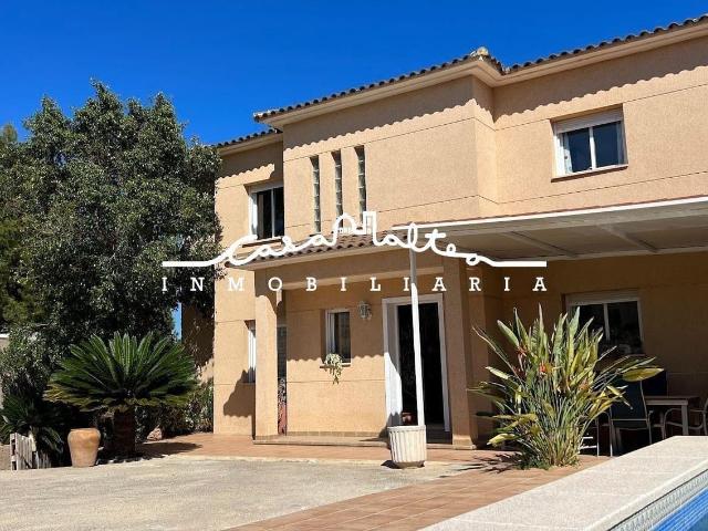 Casa en alquiler en La Nucia, Valencia