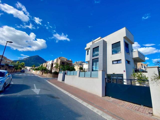 Casa en alquiler en la Marina Baixa, Valencia