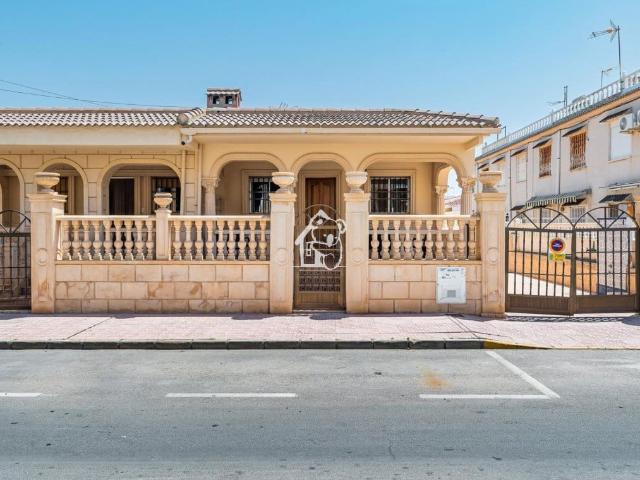 Casa en alquiler en Torrevieja, Valencia