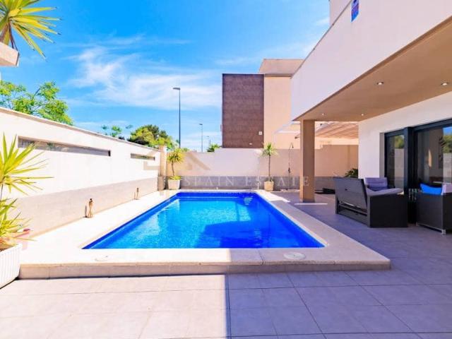 Casa en alquiler en Mil Palmeras, el Baix Segura / La Vega Baja