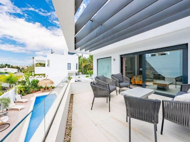 Casa en alquiler en Nueva Andalucía, Costa del Sol Occidental