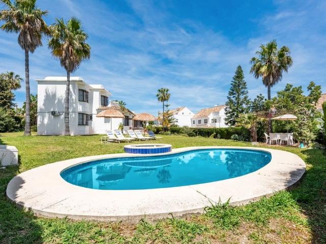 Casa en alquiler en Nueva Atalaya, Costa del Sol Occidental