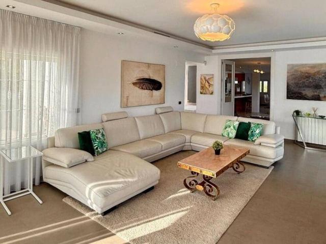 Casa en alquiler en Nueva Atalaya, Costa del Sol Occidental