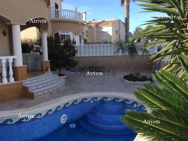 Casa en alquiler en Villa Martín, Orihuela