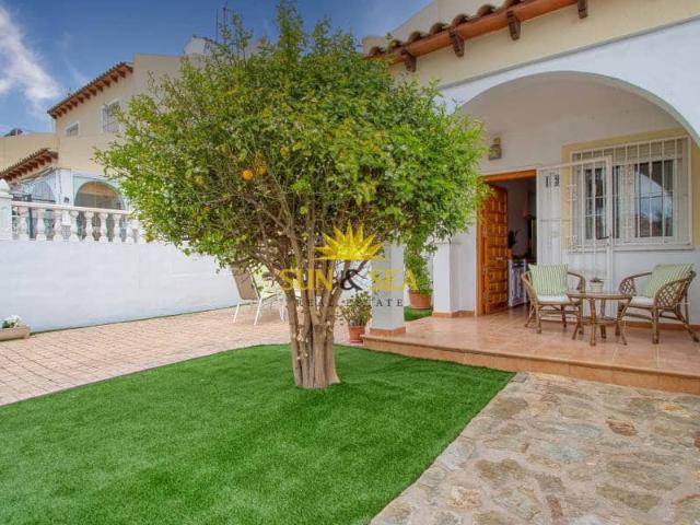 Casa en alquiler en Villa Martín, Orihuela
