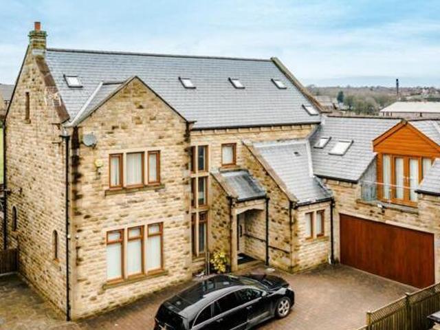 House for sale in Halifax, West Yorkshire