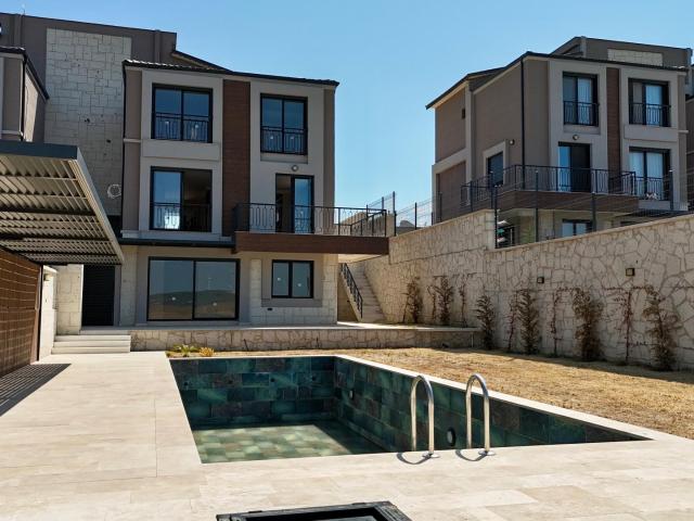 Konak, İzmir içerisinde satılık Villa