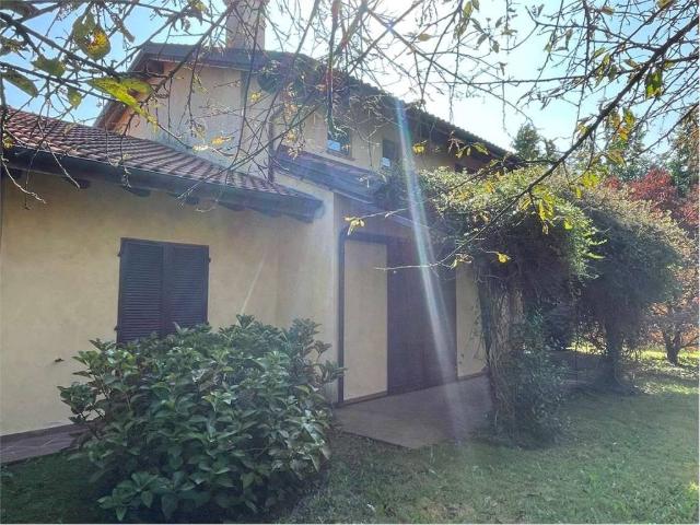 Villa Indipendente in affitto a Piemonte, Novara