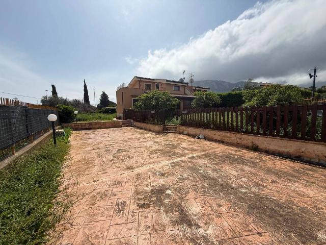 Villa Indipendente in affitto a San Michele, Altavilla Milicia