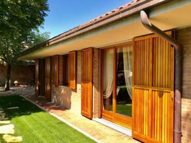 Villa Indipendente in affitto a Marche, Ancona