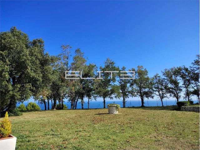 Villa Indipendente in affitto a Ancona