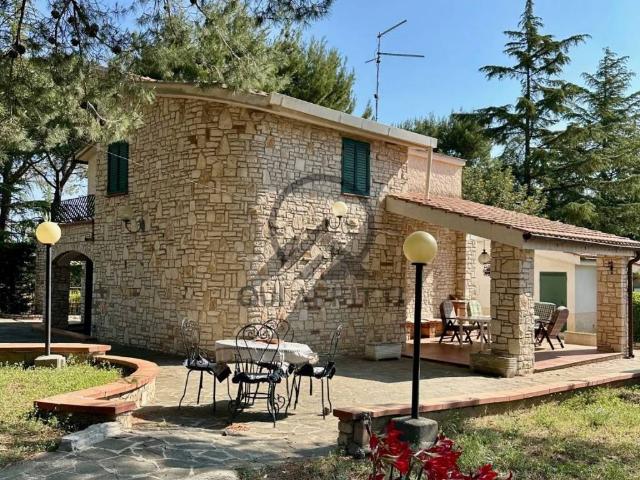 Villa Indipendente in affitto a Puglia, Barletta-andria-trani