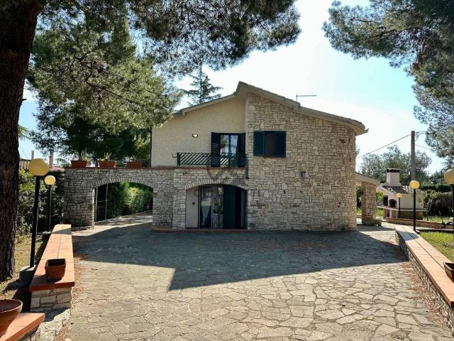 Villa Indipendente in affitto a Puglia, Barletta-andria-trani