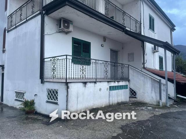 Villa Indipendente in affitto a Angri, Campania