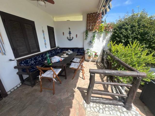 Villa Indipendente in affitto a Lido di Marechiaro, Roma Capitale