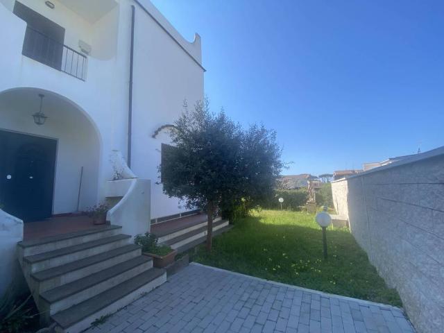 Villa Indipendente in affitto a Lido di Enea, Roma Capitale