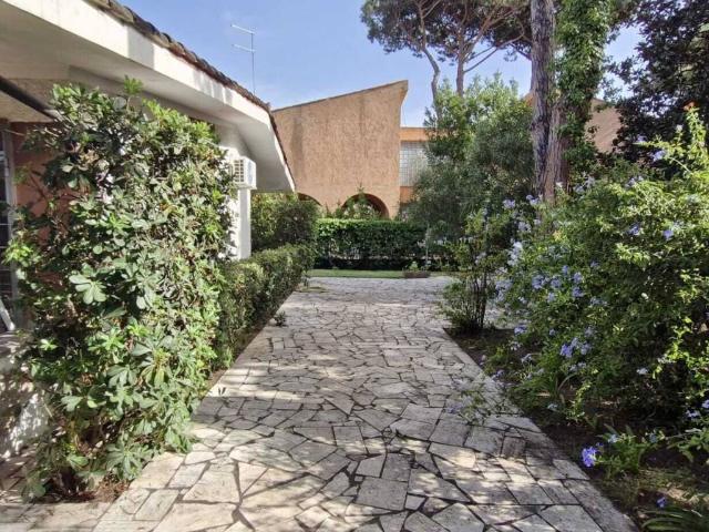 Villa Indipendente in affitto a Lido di Enea, Roma Capitale