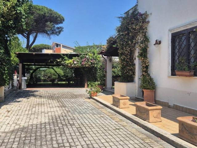 Villa Indipendente in affitto a Lido di Enea, Roma Capitale