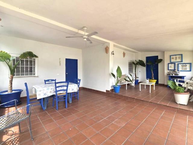 Villa Indipendente in affitto a Marina di Tor San Lorenzo Sud, Roma Capitale