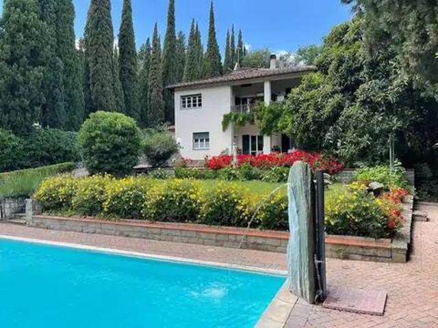 Villa Indipendente in affitto a Palazzo Del Pero, Toscana