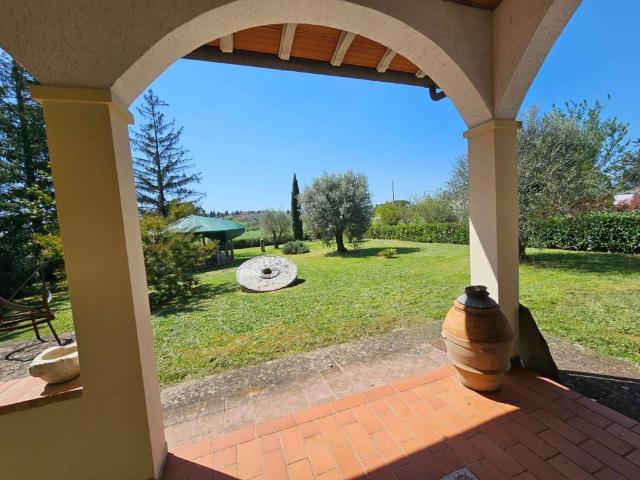 Villa Indipendente in affitto a Puglia, Arezzo