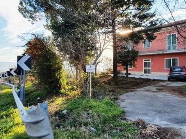 Villa Indipendente in affitto a Ariano Irpino, Campania