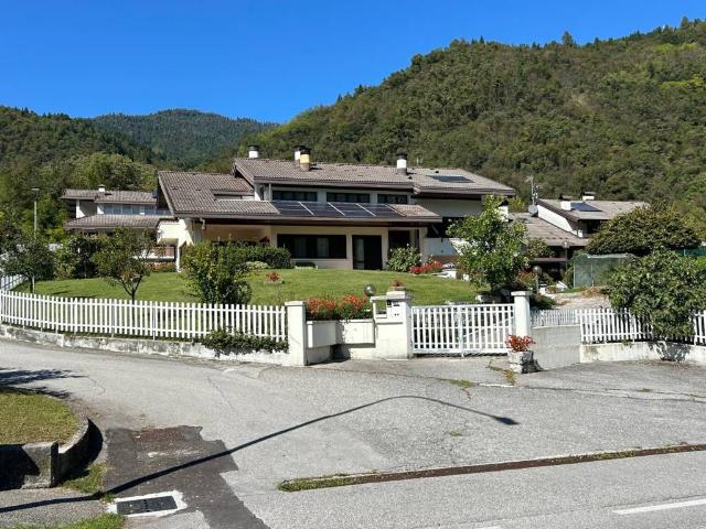 Villa Indipendente in affitto a Arsiè, Veneto