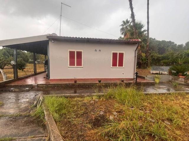 Villa Indipendente in affitto a Brucoli, Augusta