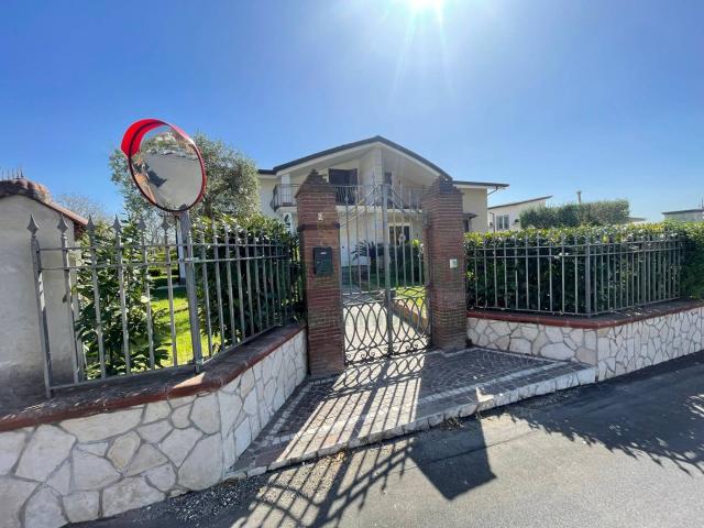 Villa Indipendente in affitto a Avella, Campania