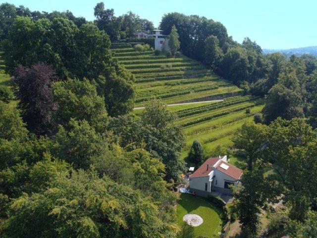 Villa Indipendente in affitto a Azzate, Lombardia