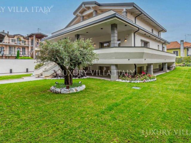 Villa Indipendente in affitto a Baranzate, Milano