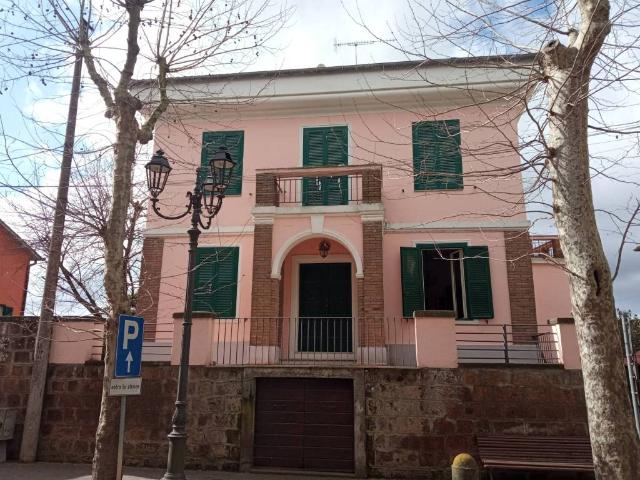 Villa Indipendente in affitto a Barbarano Romano, Lazio