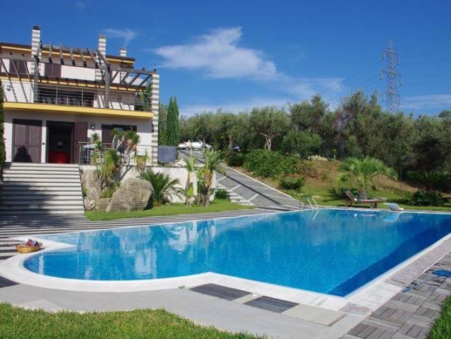 Villa Indipendente in affitto a Oreto, Barcellona Pozzo Di Gotto