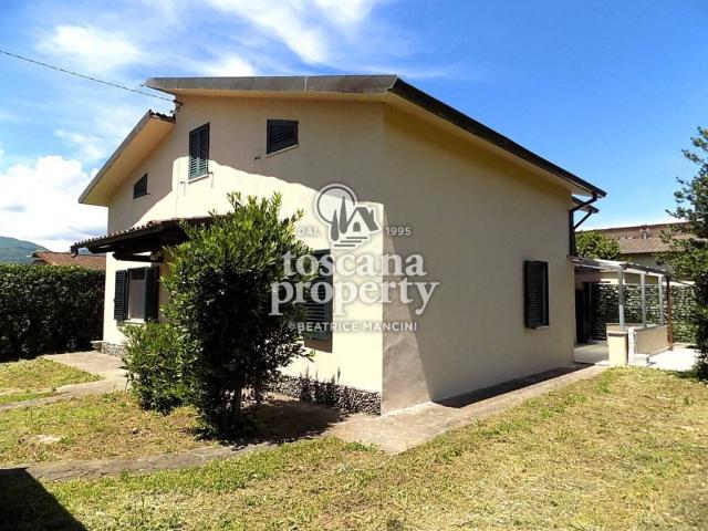 Villa Indipendente in affitto a Diversi, Barga