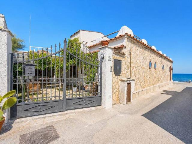 Villa Indipendente in affitto a Municipio 1, Puglia
