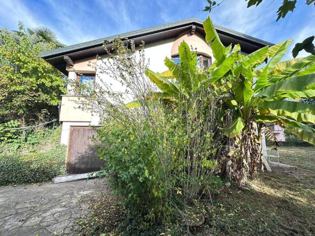 Villa Indipendente in affitto a Unione dei comuni del Medio Verbano, Besozzo
