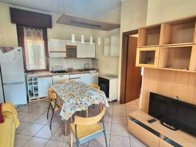 Villa Indipendente in affitto a Biassono, Lombardia