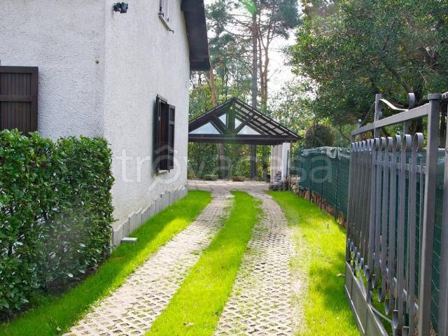 Villa Indipendente in affitto a Bodio Lomnago, Lombardia