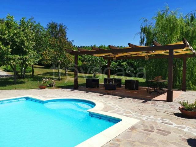 Villa Indipendente in affitto a Fabbreria, Campello Sul Clitunno