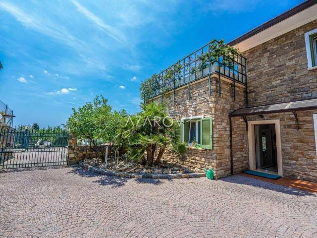 Villa Indipendente in affitto a Bordighera, Liguria