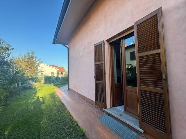 Villa Indipendente in affitto a Borgarello, Pavia