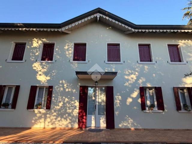Villa Indipendente in affitto a Brugnera, Friuli-Venezia Giulia