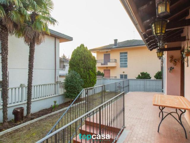 Villa Indipendente in vendita a Busto Arsizio, Lombardia