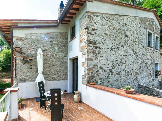 Villa Indipendente in affitto a Buti, Pisa