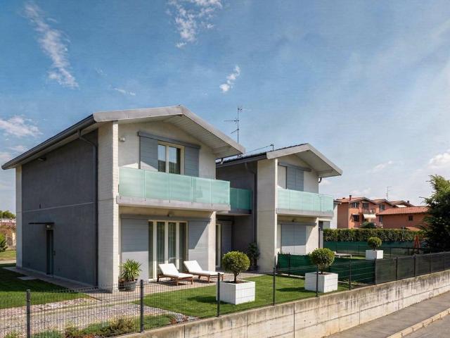 Villa Indipendente in affitto a Cadorago, Lombardia