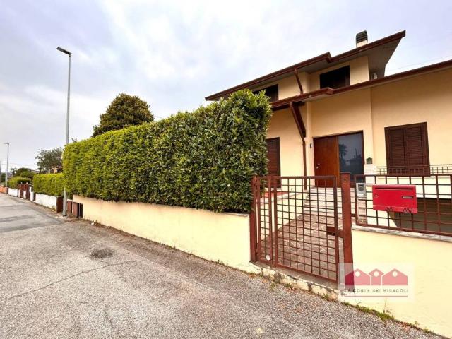 Villa Indipendente in affitto a Caldogno, Veneto