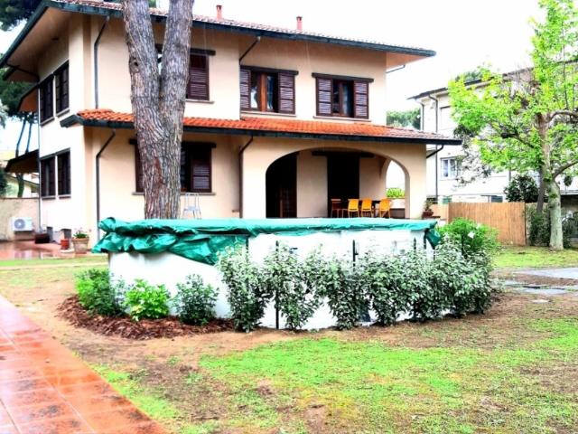 Villa Indipendente in affitto a Camaiore, Toscana
