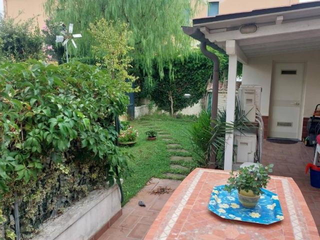 Villa Indipendente in affitto a Camaiore, Toscana