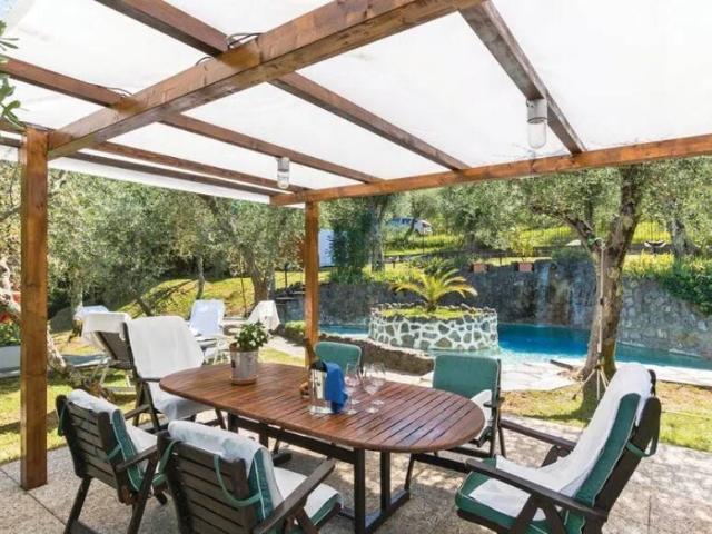 Villa Indipendente in affitto a Montemagno, Camaiore